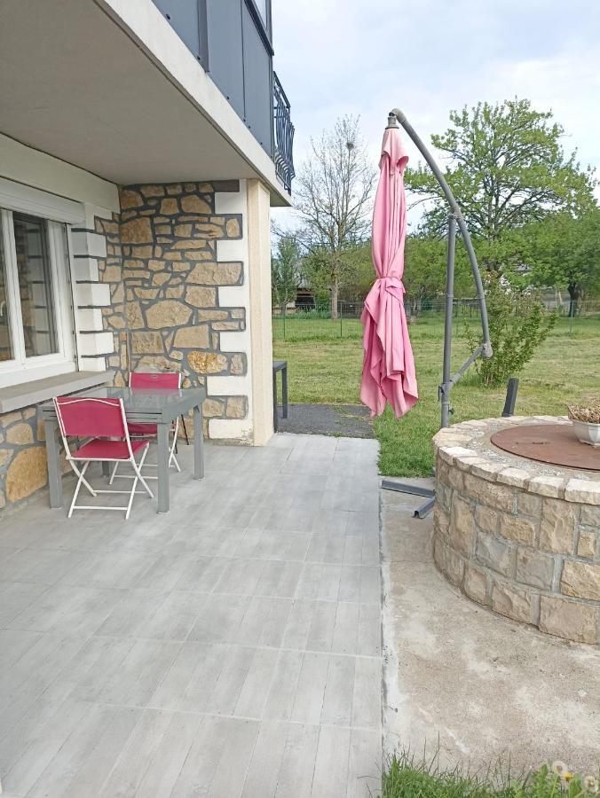 La Clematite D'Olt Apartment Saint-Come-d'Olt Bagian luar foto